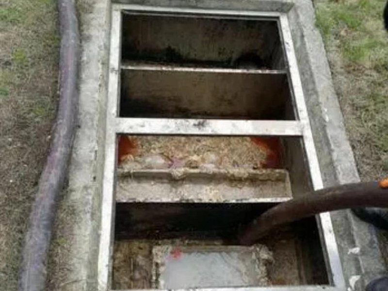 七叉镇隔油池清理