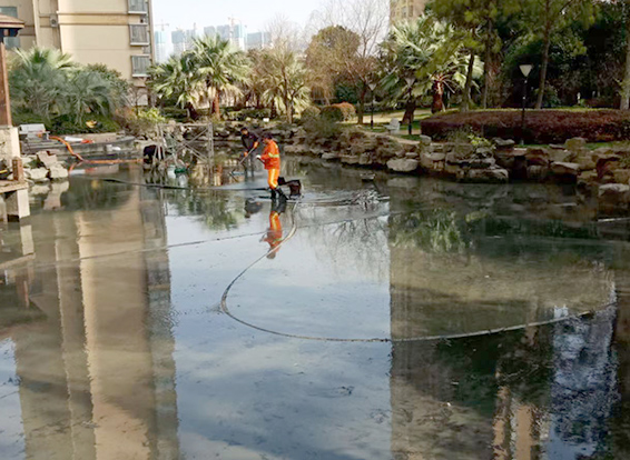 七叉镇景观池淤泥清理